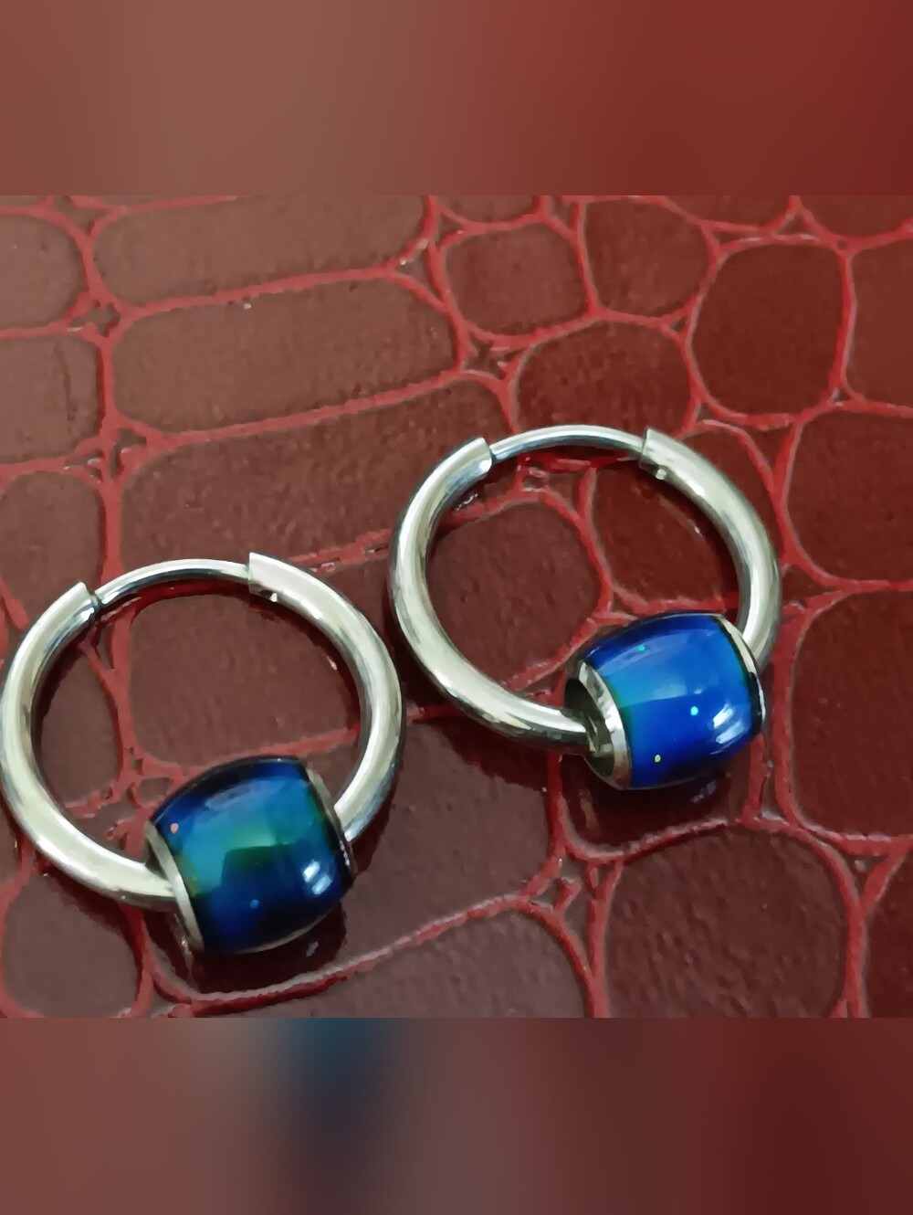 Mini Hoop Earrings w Mood Bead (New)